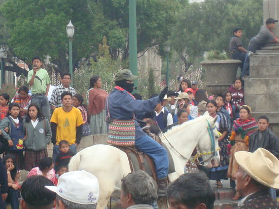 Die Studenten haben vor allem gegen das aktuelle Regime...