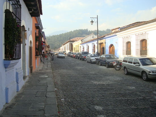 Typische Strasse in Antigua