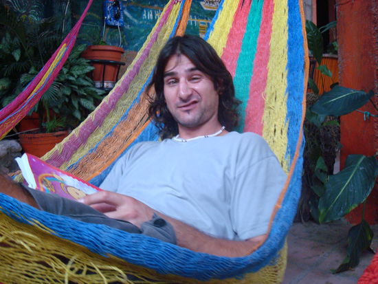 Wir haben schon ueberlegt den Urs "blutt" in der Haengematte schlafen zu lassen (das Imodium wirkte nicht so schnell)