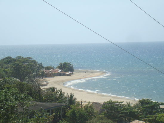 Strand unterhalb von Trujillo
