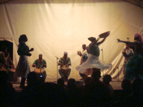 Auf dieser Buehne traten Garífuna Gruppen aus allen Gegenden Zentralamerikas auf.