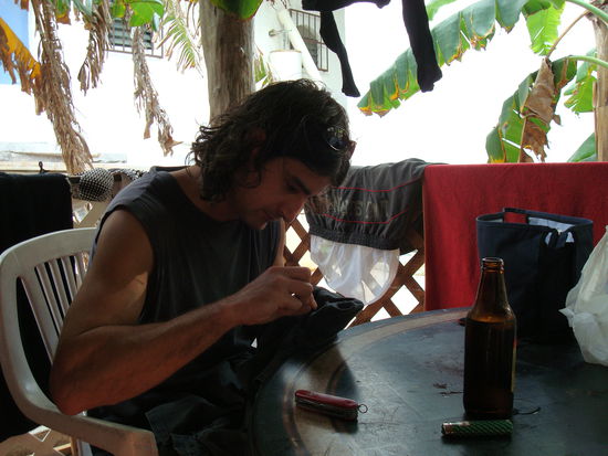 Rubrik: mexikanische Kuriositaeten.
Urs am naehen 