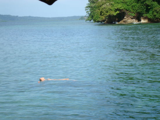 Simone relaxt in unserer Lieblingsbucht