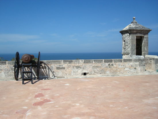 Auf der Festung, mit Blick zum Meer.