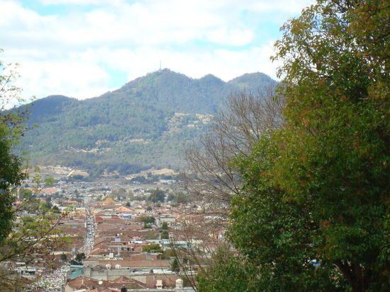 San Cristobal liegt wunderschoen eingebettet in den Bergen