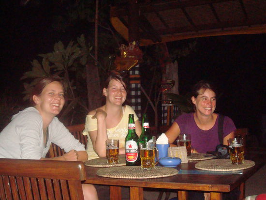 Noch ein letztes gemeinsames Bierchen, dann muessen wir uns von Simae und Will verabschieden