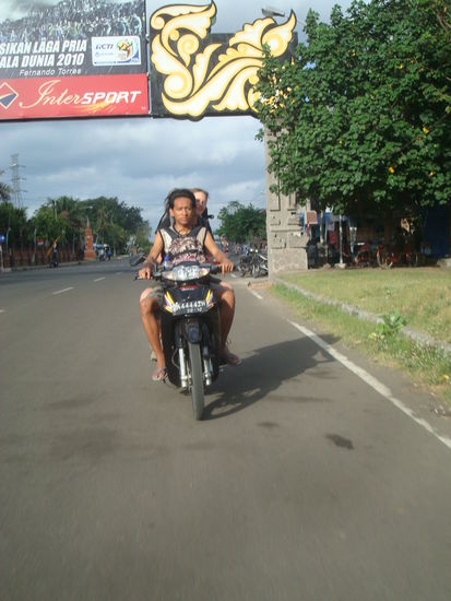 ...konnten wir zum Glueck mit Mototaxis zuruecklegen