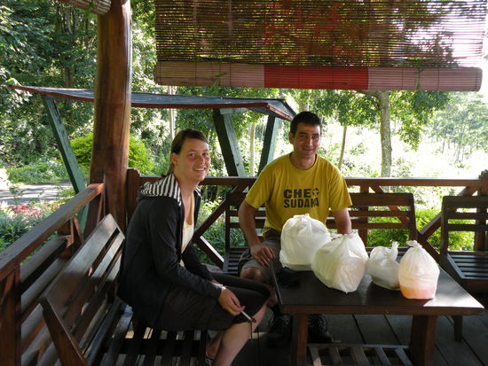 ... als wir gemuetlich unser Fruehstueck assen