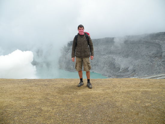 Wenn eine Schwefelwolke ueber uns hinwegzieht ist der Geruch beinahe unertraeglich