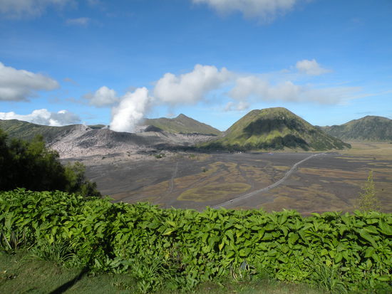 Aussicht von unserem Hotel aus in den Krater