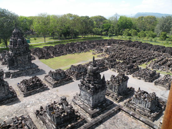 ...wir sind froh, dass wirs nicht zusammensetzen muessen.