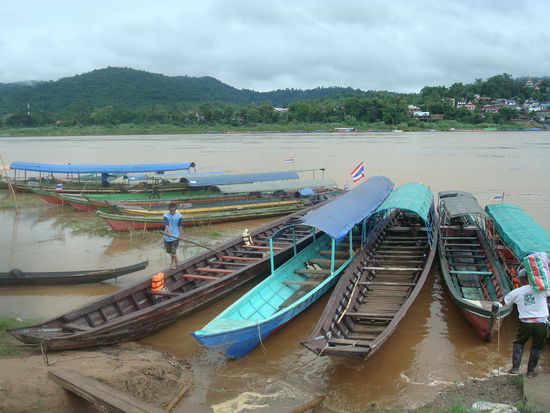 Sabaidee Laos... Wir freuen uns und sehen Laos schon auf der anderen Flussseite