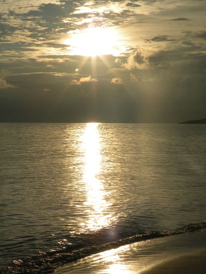 Langsam geht die Sonne unter