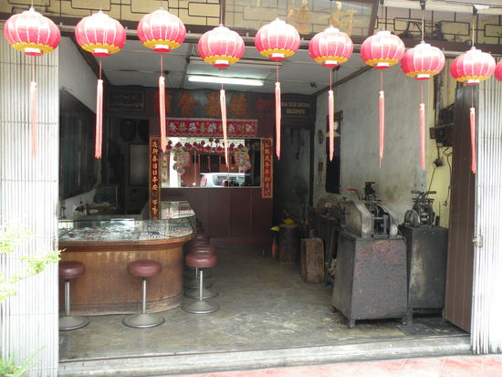 Werkstatt und Schmuckladen in Einem