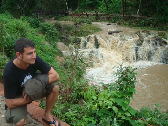 Kleiner Wasserfall auf den wir zufaelligerweise gestossen sind.