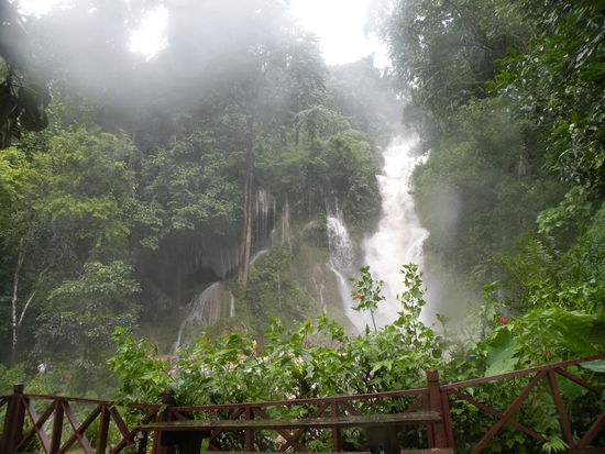 Kuang-Si Wasserfall