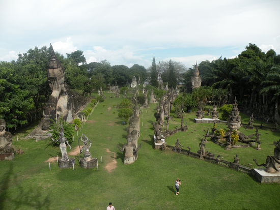 Dann kommen wir doch noch zum Buddhapark....