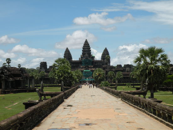 Der wohl beruehmteste und riesige Tempel: Angkor Wat
