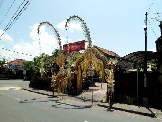 Wir finden Bali ist einfach schoen geschmueckt