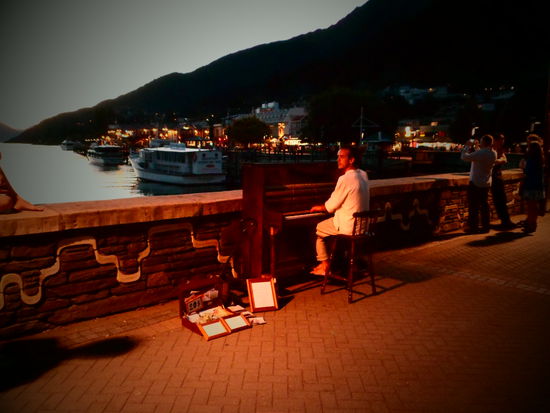 ... mit musikalischer Untermalung