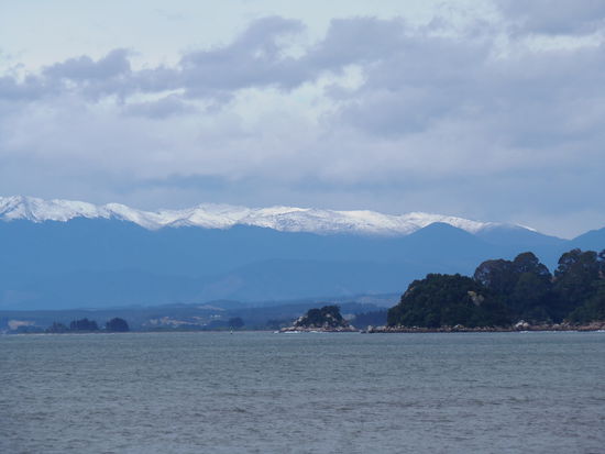 Man sieht auch die Schneeberge der Suedinsel