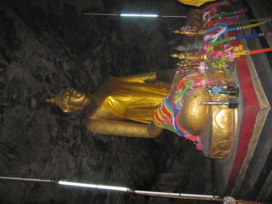 Der Bhudda, leider wieder mal falsch rum, kann ich aber erst zu Hause aendern.