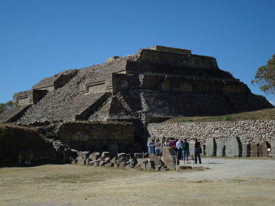 Edificio de los Danzantes (Taenzer)