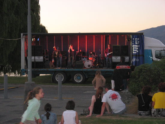Liveband (spaeter wurde es noch richtig voll)