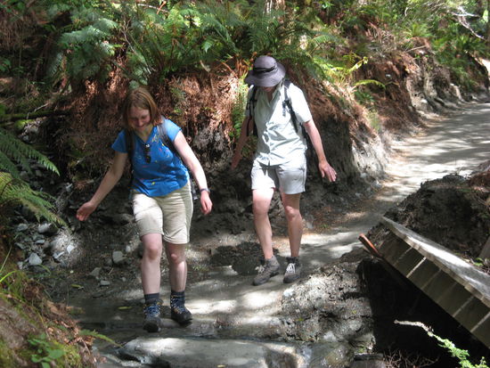 Sarah und Manu im Gleichschritt