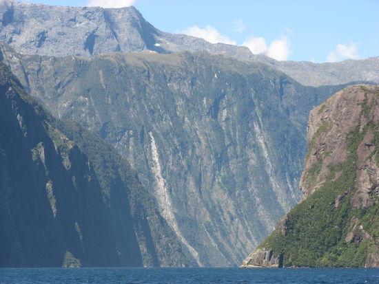 Beeindruckende Steilwand im Milford Sound