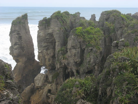 Eine der vielen Formationen der Pancake Rocks