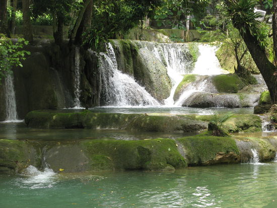 Tad Sae Wasserfall zum Ersten