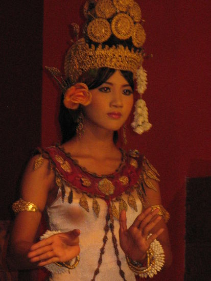 Elegante Handhaltung einer Apsara