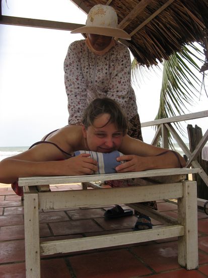 Manu geniesst gerade eine 30 minuetige Massage