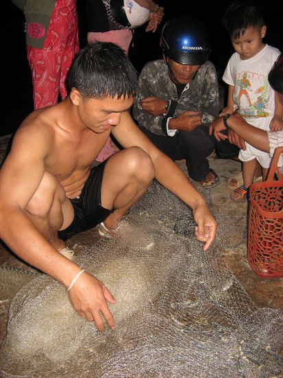 Hier haben wir Nghia beim Fischen begleitet und