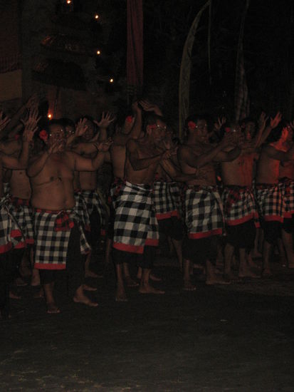 vor allem der Sprechgesang macht den Kechak so interessant