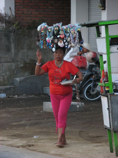 ... und gleich waren die Souvenirverkäufer wieder da