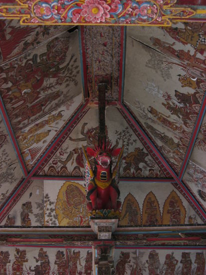 der Wasserpavillion selbst ist durch zahlreiche Zeichnungen geschmückt