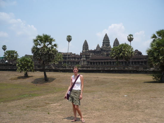 moi vorm beruehmten Angkor Wat