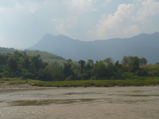 Landschaft entlang des Mekong