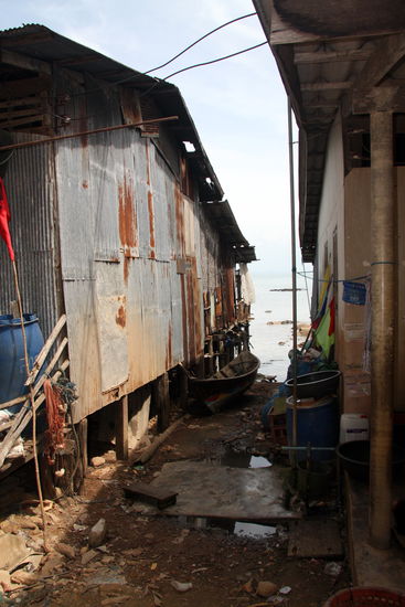 Fischerdorf an der Ostkueste Ko Lanta Yais