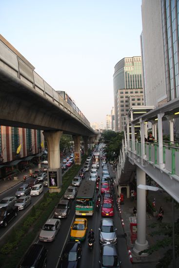 Skytrain und Verkehr