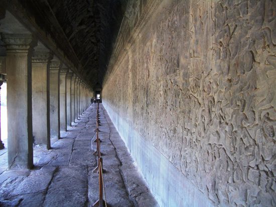 In Summe 800 Meter Wandreliefs. Zuviel, um das an dieser Stelle in Worte zu fassen.