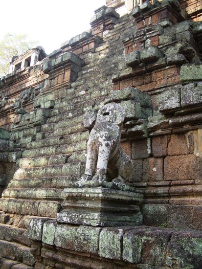 Habe hier auf das Treppensteigen verzichtet. Ob die Quadratmeterpreise damals so teuer waren, dass die so steil bauen mussten?