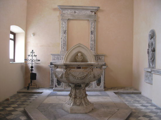 wunderschoene Steinarbeiten im Dom