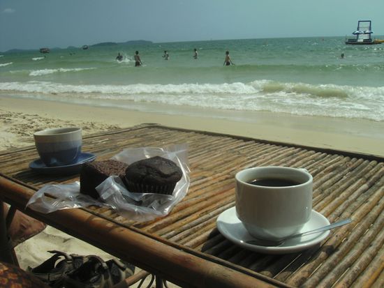 Sihanoukville mit Kaffee und Brownies