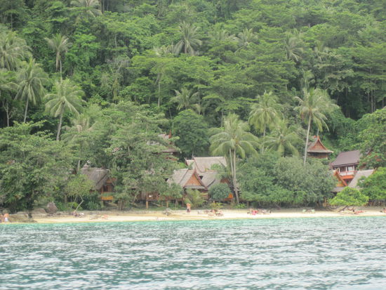 Relax Beach Resort, Pak Nam Bay