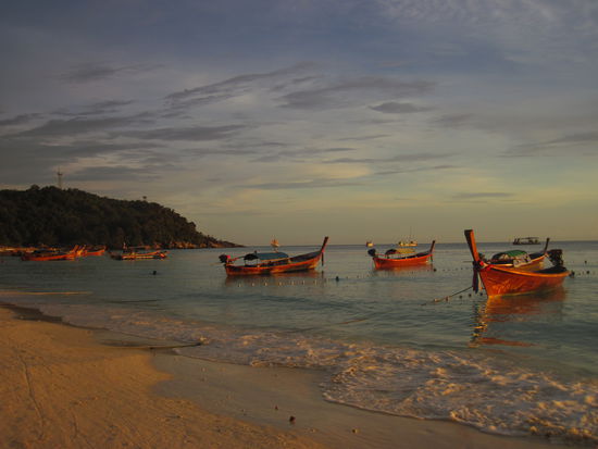 ... und Pattaya beach kurz vor dem Sonnenuntergang