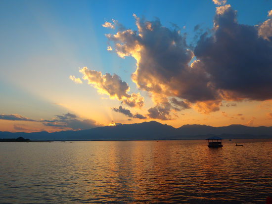 Mein Sonnenuntergang heute abend in Phayao.