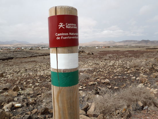 Wanderzeichen sind schön und spärlich, aber mit Buch und Karte alles kein Problem.